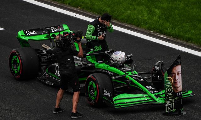 索伯车队碾压阿斯顿马丁，拉塞尔刷新纪录