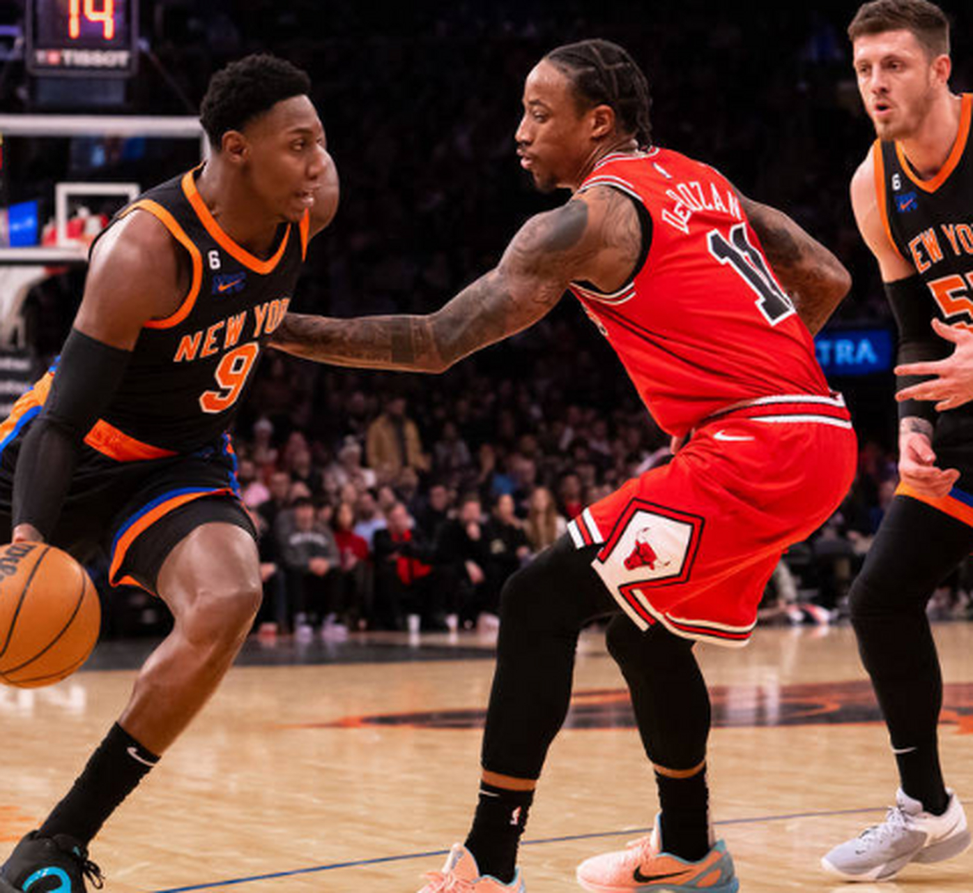 尼克斯碾压公牛，范弗利特点燃赛场