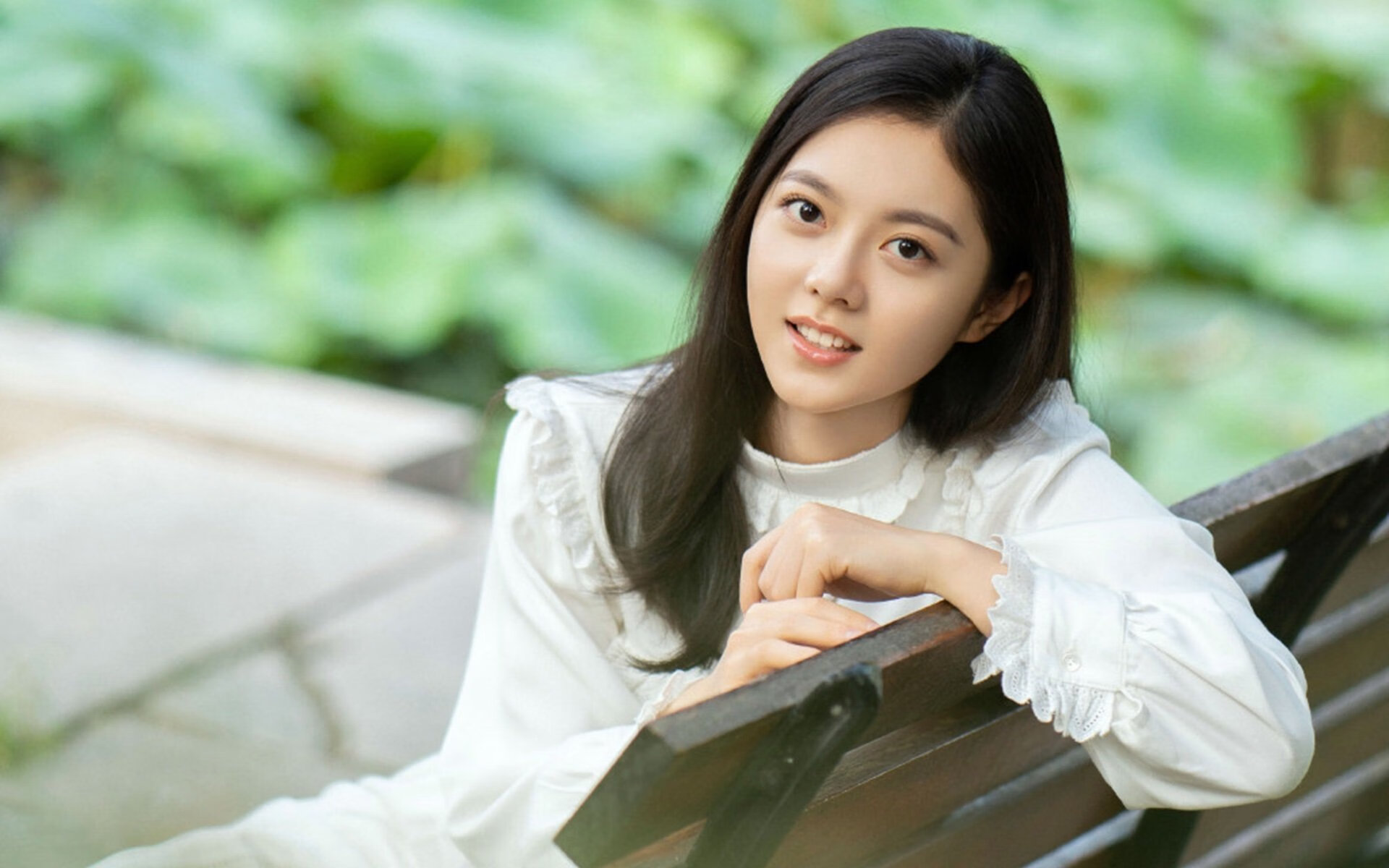 阿劳霍爆发震撼伯纳乌，尼日利亚黑马掀翻皇家社会，足球世界的秩序正在重构