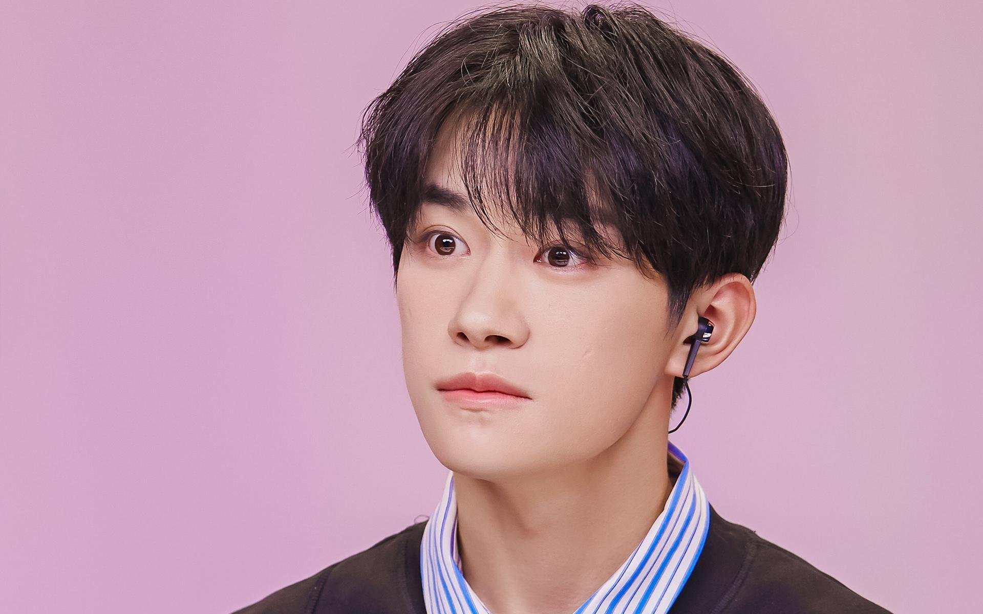 破晓时分,帕尔默于总决赛之夜展现巨星价值