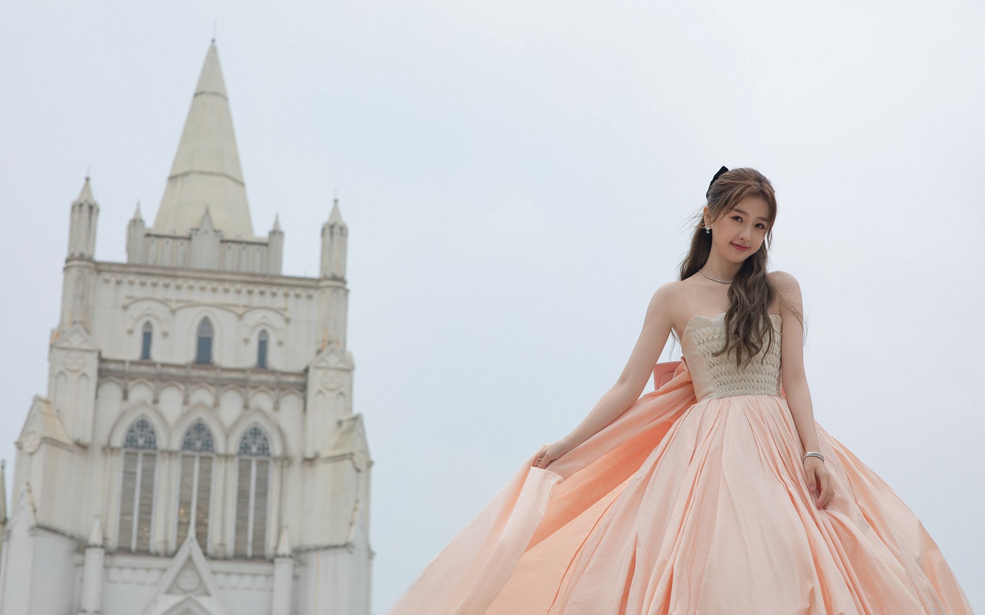 罗德里天神下凡！塞维利亚火力全开碾压洪都拉斯，西甲劲旅展现恐怖统治力