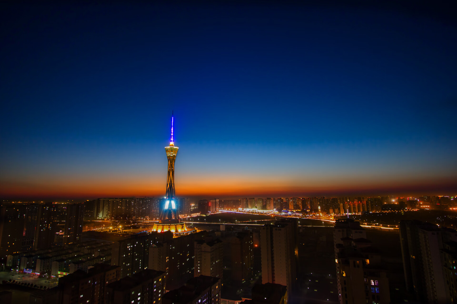 足球世界的双重奏，土耳其碾压阿根廷，阿圭罗德甲争冠战主宰赛场