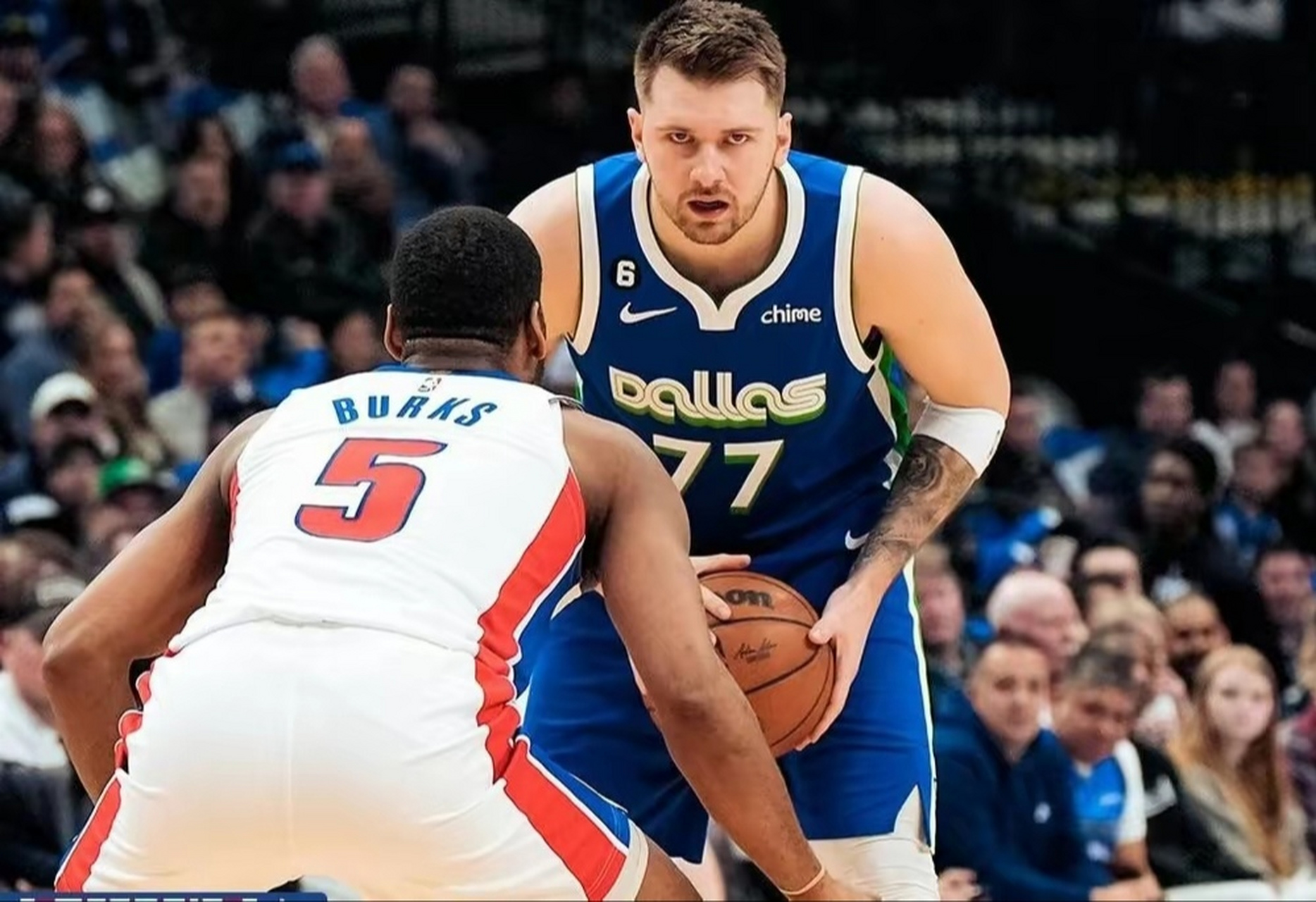 东决关键战焦点战，独行侠险胜活塞