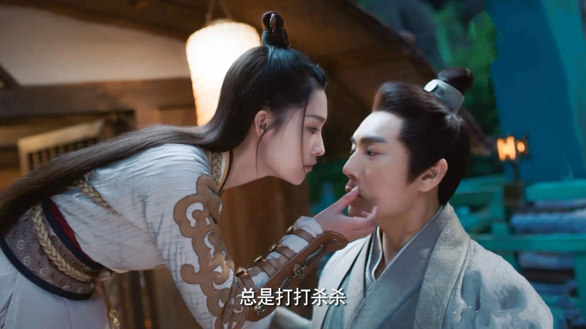 约基奇关键节点连续得分彰显巨星本色，新疆队力克篮网展团队力量